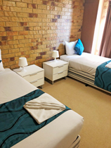 Bribie Waterways Motel - 2 Bedroom Aaprtment Rooms